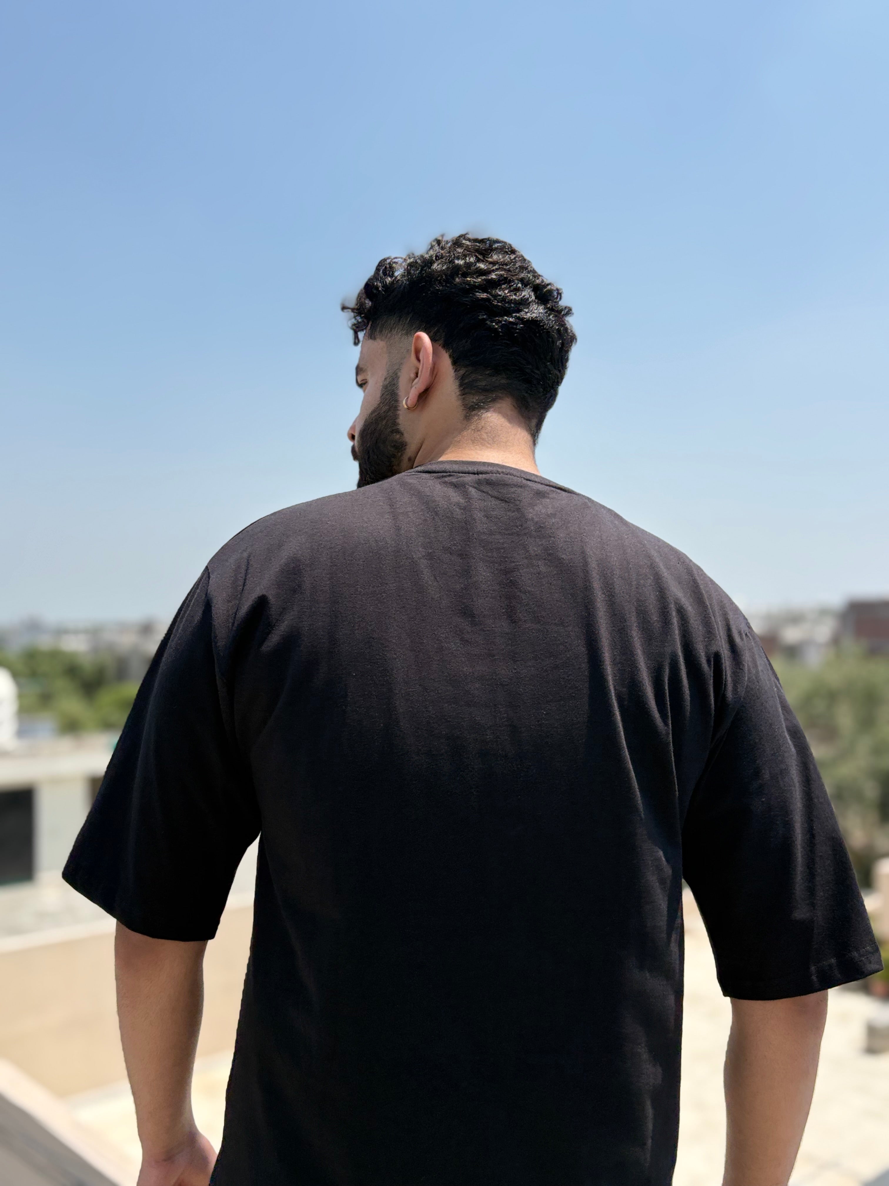 Back graphic design of Eclipse Spider oversized T-shirt by V-Era Haus